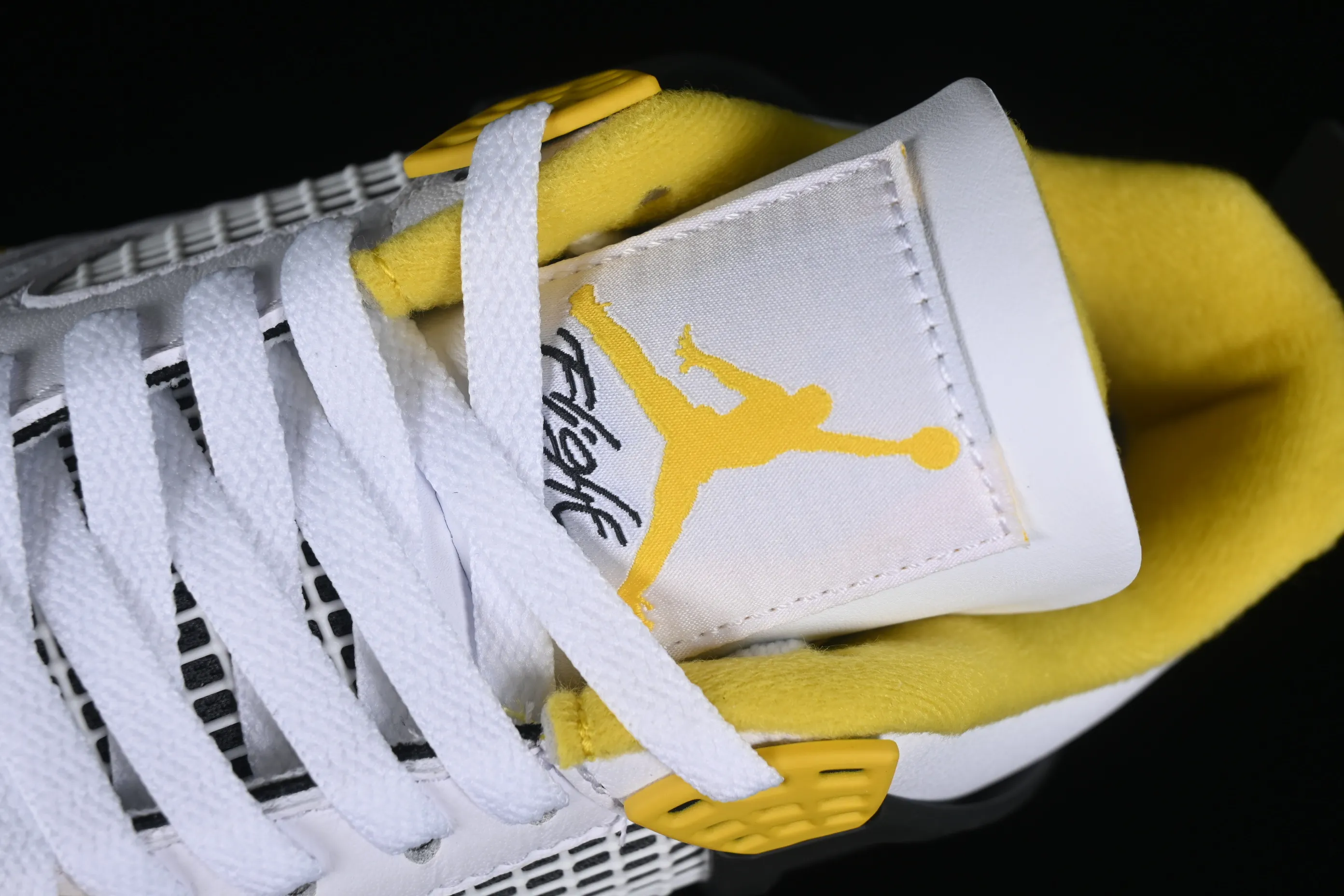 All categories Air Jordan Jordan series basketball shoes Air Jordan 4 OG version Air Jordan 4 Retro "Vivid Sulfur" AJ4 Joe 4 White Thunder AQ9129-101